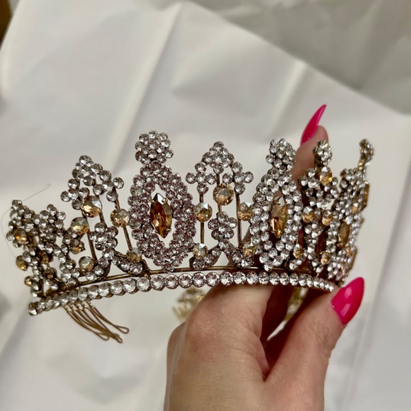Tiara Crown Swarovski Crystals - Picture 6 of 9